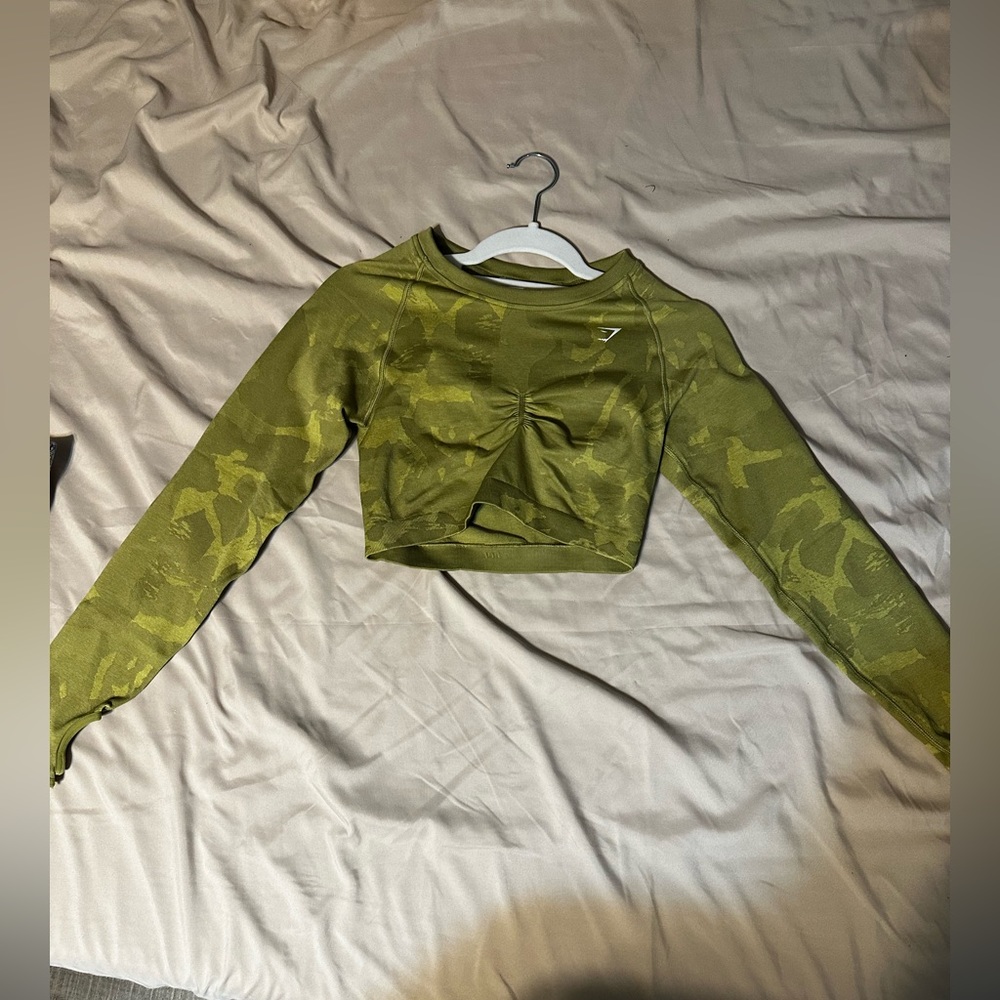 NWOT gymshark adapt camo seamless long sleeve crop top